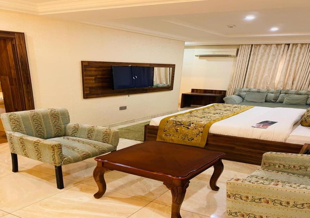 Qualibest Grand Hotels Abuja Dış mekan fotoğraf