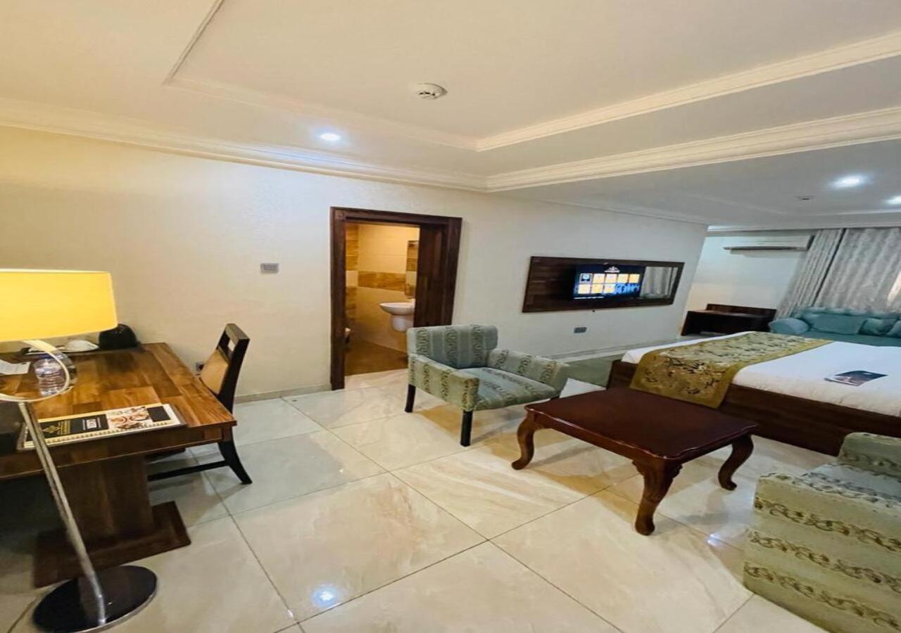 Qualibest Grand Hotels Abuja Dış mekan fotoğraf