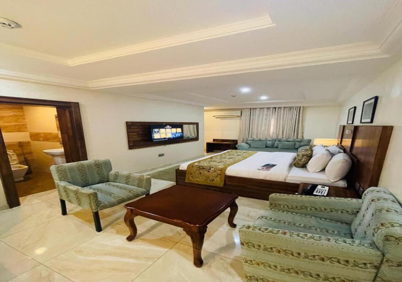 Qualibest Grand Hotels Abuja Dış mekan fotoğraf