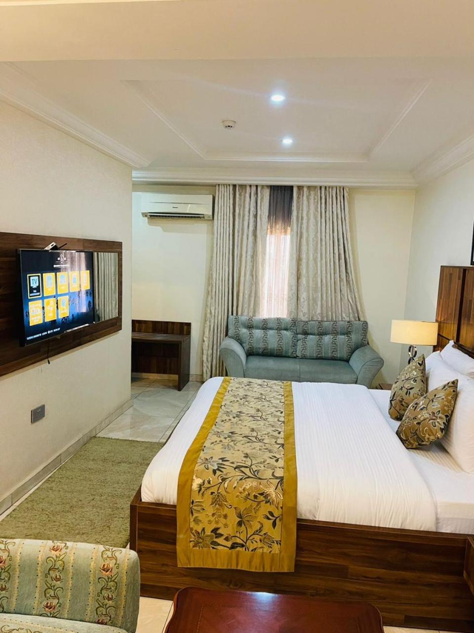 Qualibest Grand Hotels Abuja Dış mekan fotoğraf