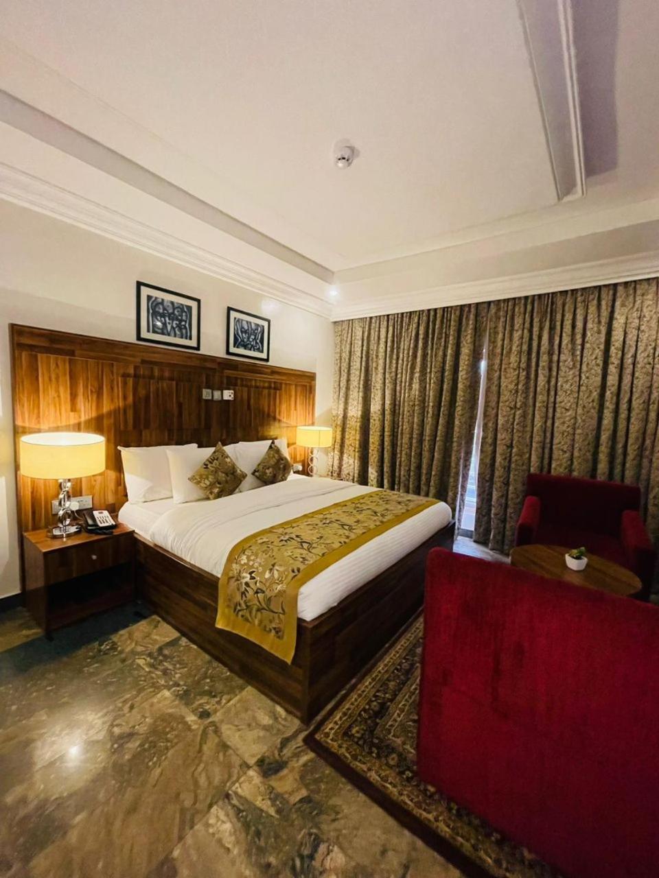 Qualibest Grand Hotels Abuja Dış mekan fotoğraf