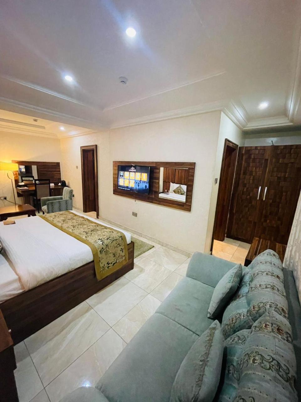 Qualibest Grand Hotels Abuja Dış mekan fotoğraf