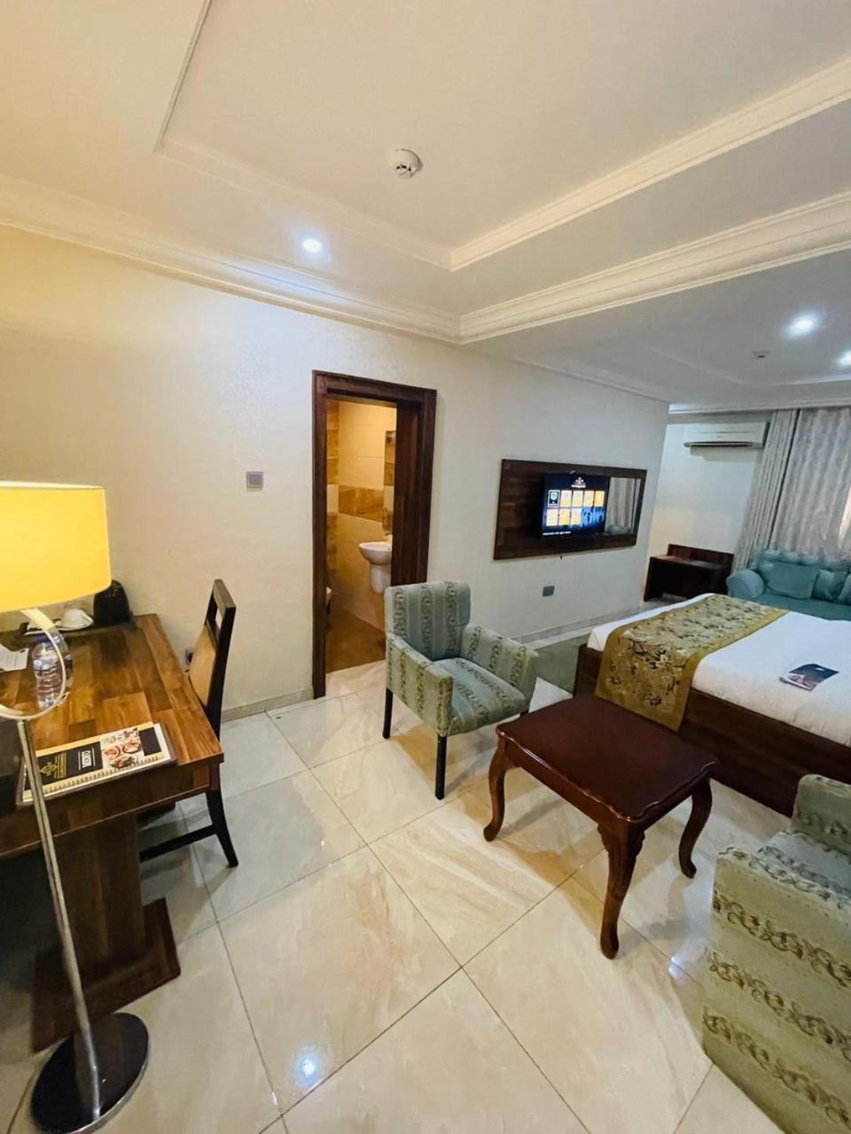 Qualibest Grand Hotels Abuja Dış mekan fotoğraf