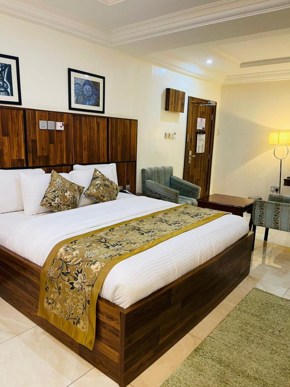 Qualibest Grand Hotels Abuja Dış mekan fotoğraf