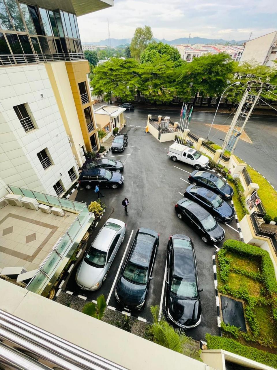 Qualibest Grand Hotels Abuja Dış mekan fotoğraf