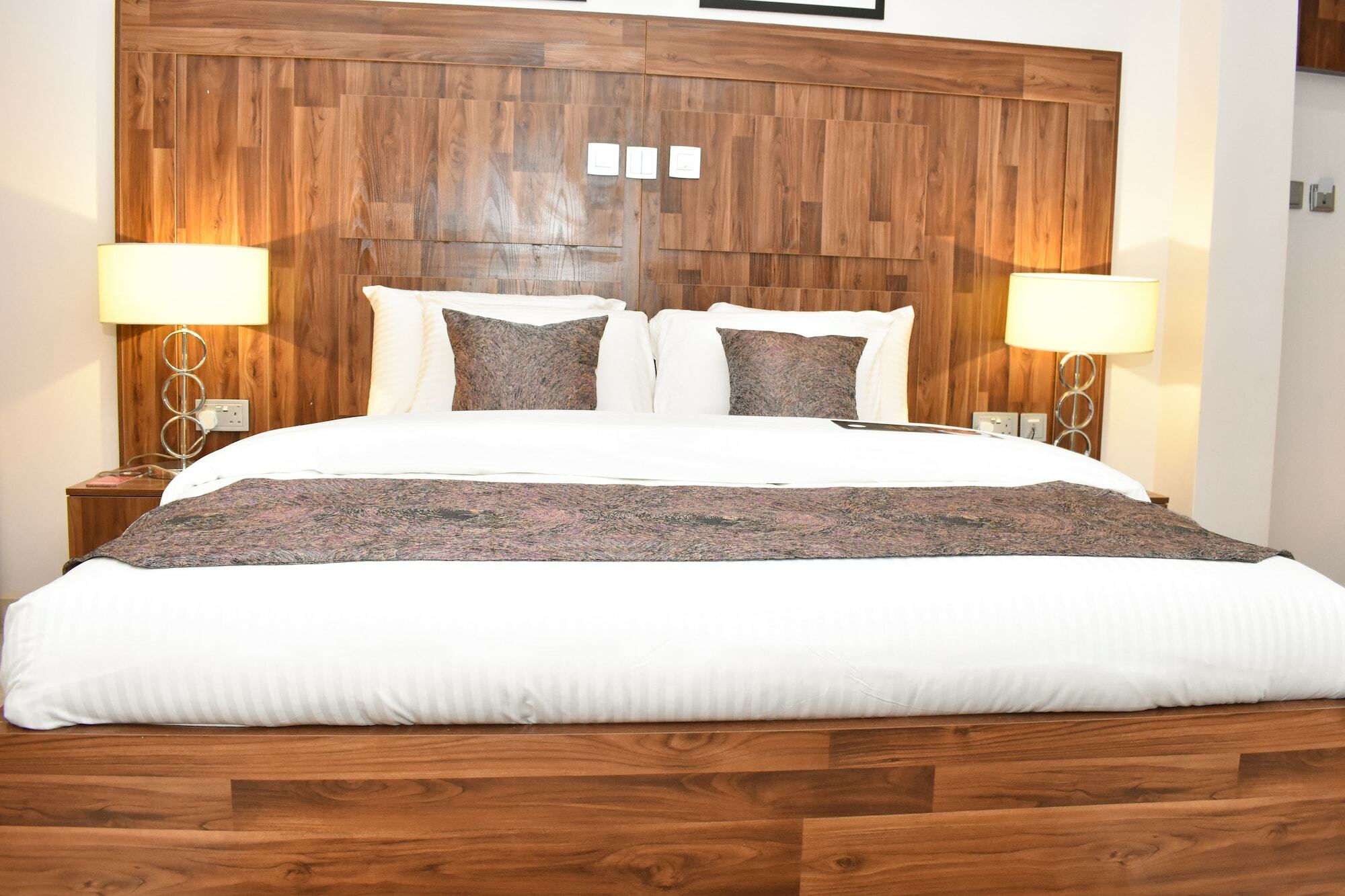 Qualibest Grand Hotels Abuja Dış mekan fotoğraf